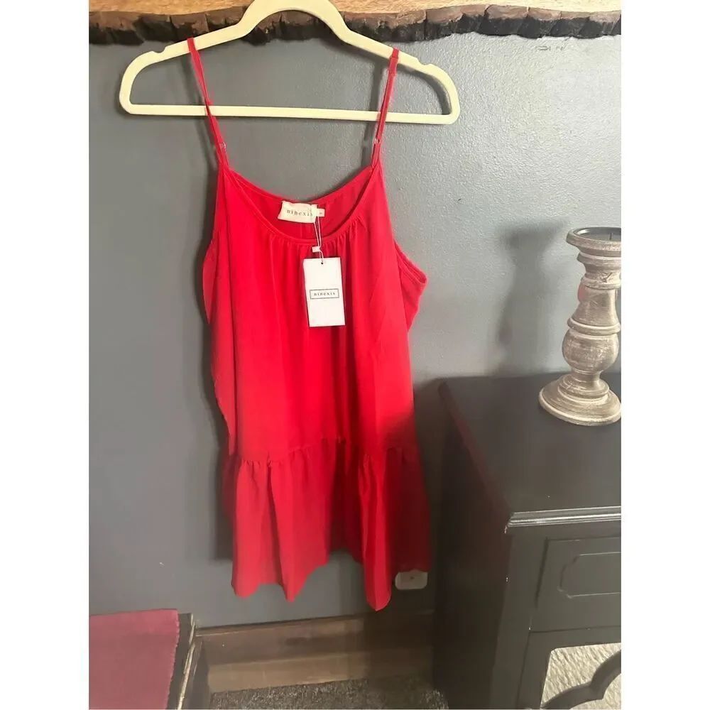 NWT Ninexis red Cami Top , 2XL with inner lining 3/4 of the way down